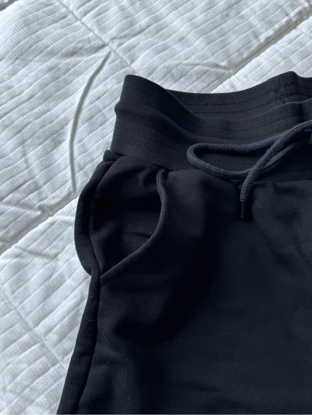Alo yoga black loungewear shorts size M